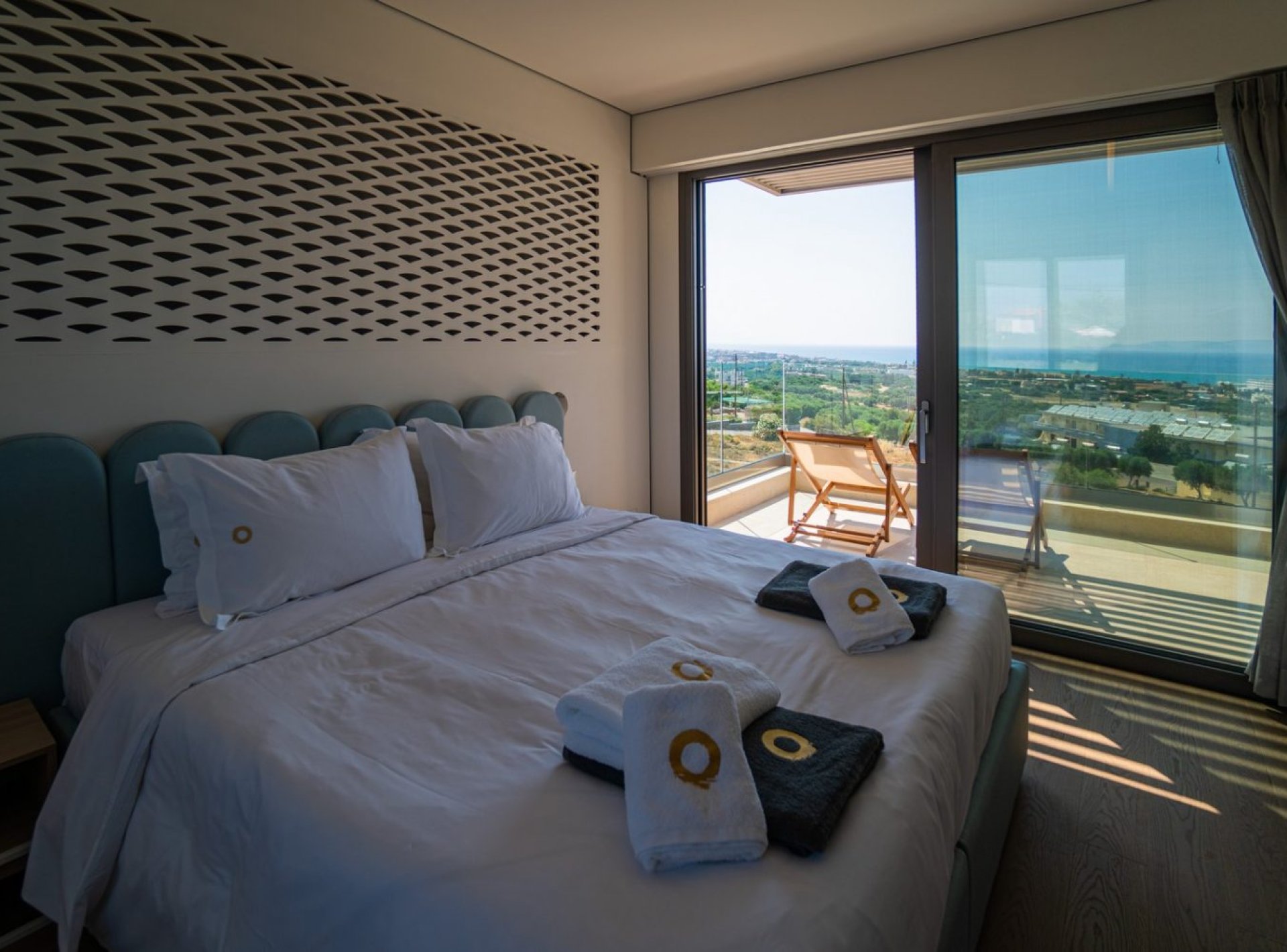 ISholidays Harmony - 2 Bedroom Sea View Villa with Jacuzzi